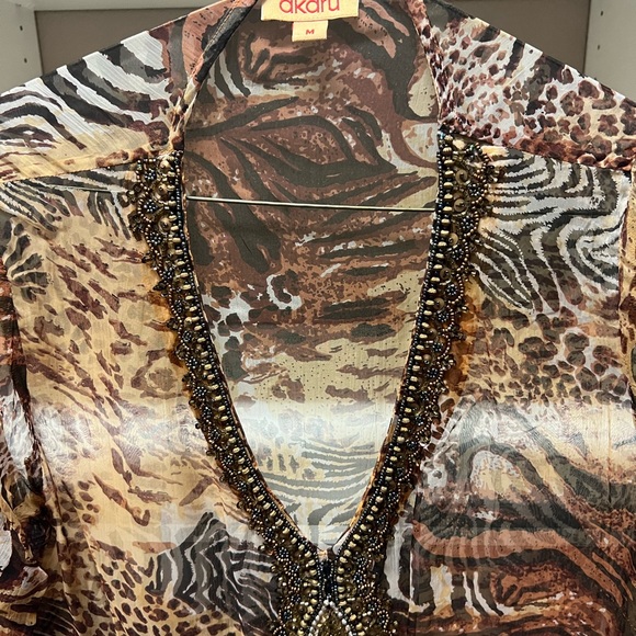 Stunning Chiffon animal print beaded top size M - Picture 2 of 3